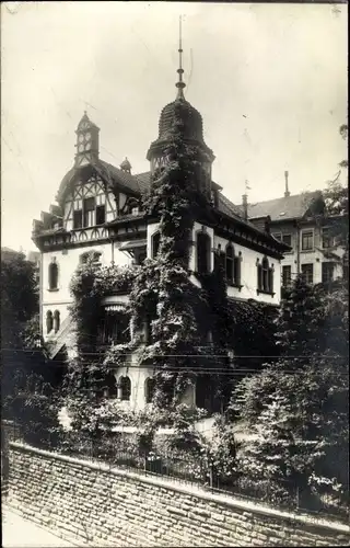 Foto Ak Pforzheim im Schwarzwald, Straßenpartie mit Blick auf eine Villa