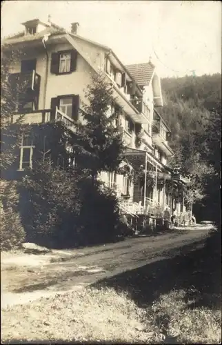 Foto Ak Bühlertal im Schwarzwald, Partie an einem Hotel