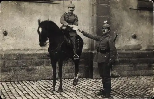 Foto Ak Deutsche Soldaten in Uniform, Pferd, Meldereiter