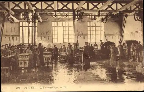 Ak Vittel Vosges, L'Embouteillage, Abfüllen des Mineralwassers in Flaschen