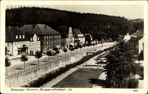 Ak Berggießhübel in Sachsen, Straßenpartie, Häuser