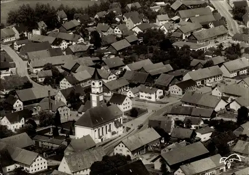 Ak Ettringen an der Wertach in Schwaben, Teilansicht mit Kirche, Fliegeraufnahme