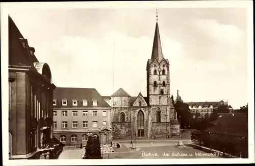 Ak Herford in Westfalen, Rathaus, Münsterkirche