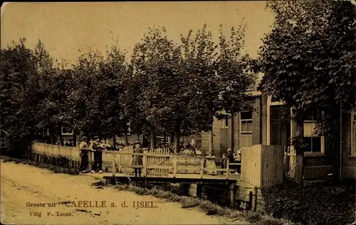 Ak Capelle aan den Ijssel Südholland Niederlande, Teilansicht, Steg, Anwohner