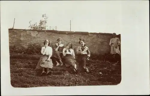 Foto Ak Marbach am Neckar, Die Raucherinnen, 1913