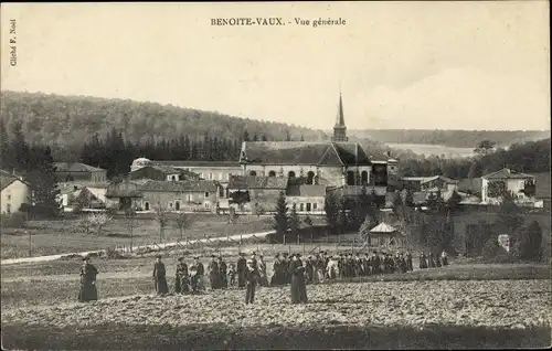 Ak Benoite Vaux Meuse, vue générale de la ville, des passants