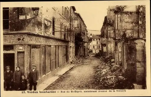 Ak Verdun Lothringen Meuse, Rue du St. Esprit, maintenant Avenue de la Victoire