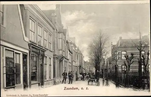 Ak Zaandam Zaanstad Nordholland, Straßenpartie im Ort