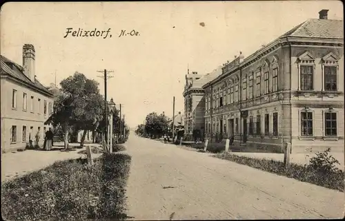 Ak Felixdorf in Niederösterreich, Straßenpartie im Ort