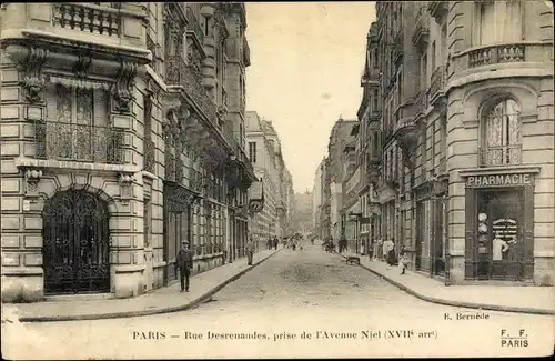 Ak Paris XVII, Rue Desrenaudes, prise de l'Avenue Niel, Pharmacie