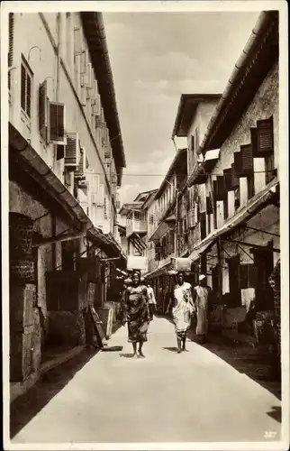 Ak Zanzibar Tansania, Frauen mit Kisten auf dem Kopf