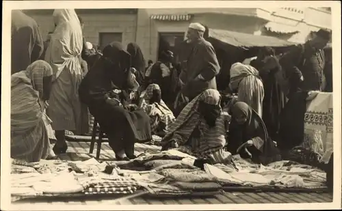 Foto Ak Arabischer Markt, Stoffhändler