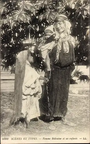 Ak Scenes et Types, Femme Bedouine et ses enfants, Maghreb