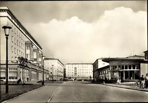 Ak Reutershagen Rostock, Ernst-Thälmann-Straße, Straßenpartie