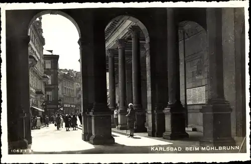 Ak Karlovy Vary Karlsbad Stadt, Mühlbrunnen Kolonnade