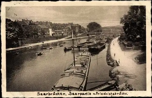 Ak Saarbrücken im Saarland, Partie an der Saar, Friedrichsbrücke, Lastkähne