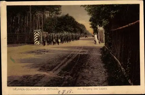 Ak Zeithain in Sachsen, Truppenübungsplatz, Lagereingang, Soldaten rücken aus