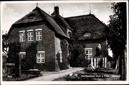Ak Wyk auf Föhr Nordfriesland, Museum, Reetdachhaus