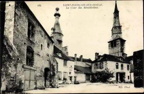 Ak Saint Pourçain sur Sioule Allier, La Cour des Benedictins