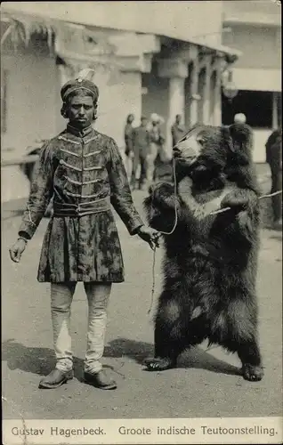 Ak Gustav Hagenbeck, Groote indische Teutoonstelling, Inder mit Bär, Völkerschau