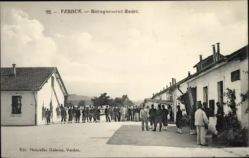 Ak Verdun Lothringen Meuse, Baraquement Radet, französische Soldaten