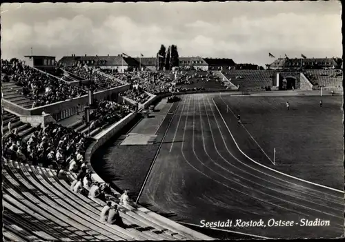 Ak Hansestadt Rostock, Ostsee Stadion mit Gästen