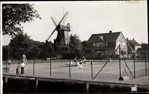 Foto Wyk auf Föhr Nordfriesland, am Tennisplatz, Windmühle