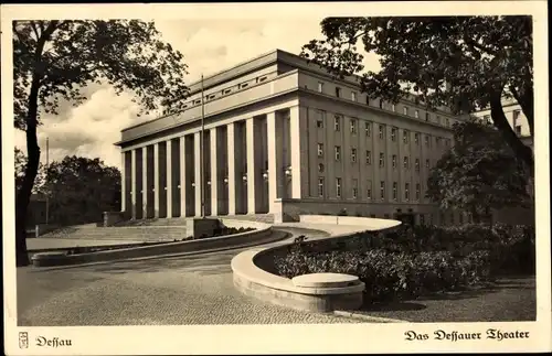 Ak Dessau in Sachsen Anhalt, Das Dessauer Theater
