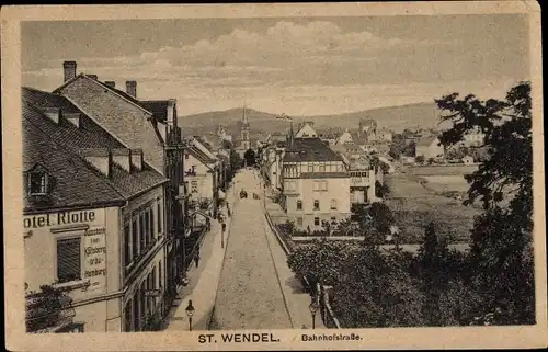 Ak St. Wendel, Blick in die Bahnhofstraße, Hotel Riotte