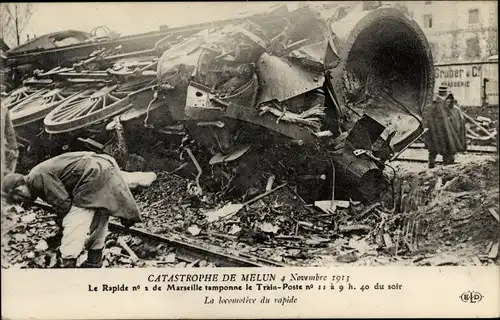 Ak Melun Seine et Marne, Catastrophe 1913, Rapide de Marseille tamponne le Train Poste, Locomotive