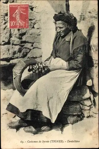 Ak Costumes de Savoie, Tignes, Dentelliere, Tracht, Klöpplerin