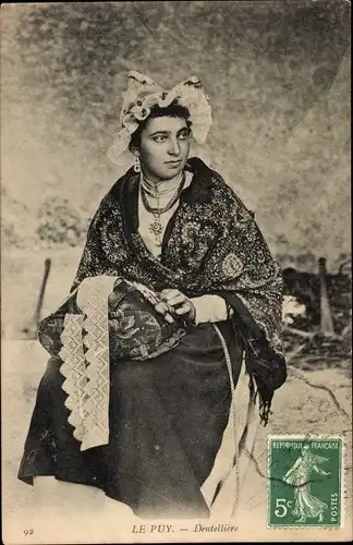 Ak Le Puy, Dentelliere, Tracht, Klöpplerin