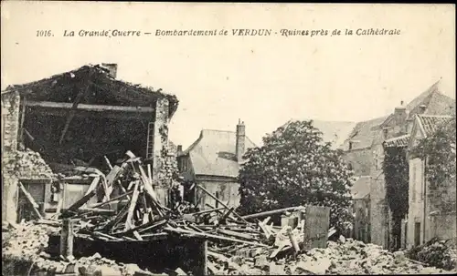 Ak Verdun Meuse, Bombardement, Ruines pres de la Cathedrale, Kriegszerstörungen, I. WK