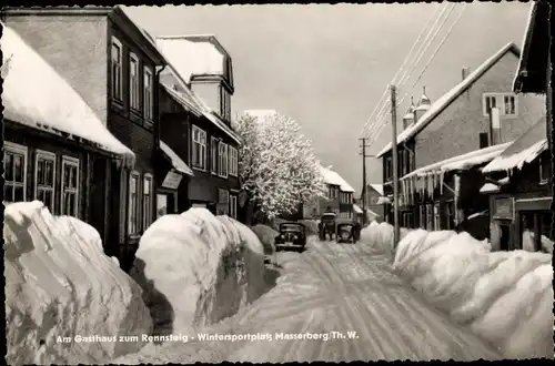 Ak Masserberg in Thüringen, Am Gasthaus zum Rennsteig, Winter