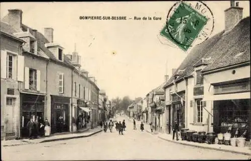 Ak Dompierre sur Besbre Allier, Rue de la Gare, Bahnhofstrasse
