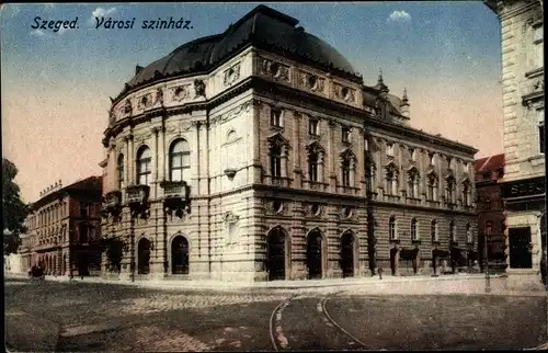 Ak Segedin Szeged Ungarn, Varosi szinhaz, Theater, Straßenpartie