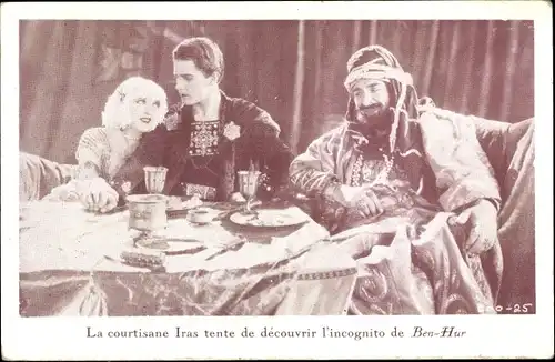 Ak Filmszene Ben Hur, La courtisane Iras tente de decouvrir l'incognito de Ben Hur