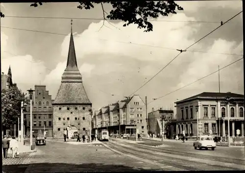 Ak Rostock in Mecklenburg Vorpommern, Steintor am Karl Marx Platz