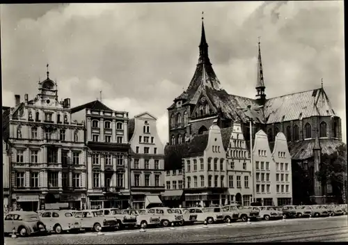 Ak Rostock in Mecklenburg Vorpommern, Thälmannplatz mit Marienkirche