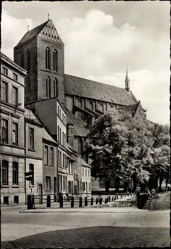 Ak Hansestadt Wismar, Frische Grube, St. Nikolai, Straßenpartie