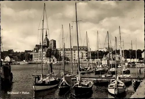 Ak Stralsund in Vorpommern, Hafen, Boote