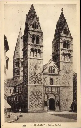 Ak Sélestat Schlettstadt Elsass Bas Rhin, Eglise Ste. Foi, Straßenpartie, Fassade, Tor