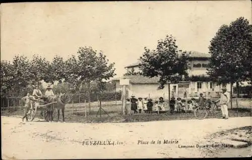 Ak Peyzieux sur Saône Ain, Place de la Mairie