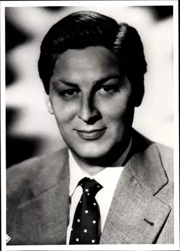 Foto Ak Schauspieler Günter Pfitzmann, Portrait