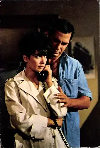 Ak Schauspieler Suzanne Pleshette und Ben Gazzara, Portrait, Filmszene, Smania di vivere