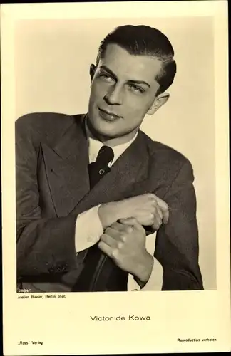 Ak Schauspieler Victor de Kowa, Portrait, Anzug, Krawatte