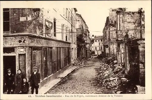 Ak Verdun Lothringen Meuse, Rue du St. Esprit, Avenue de la Victoire, Kriegszerstörungen, I WK