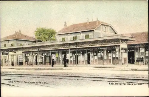 Ak Verdun Lothringen Meuse, Les Quais de la Gare, Bahnhof, Gleisseite