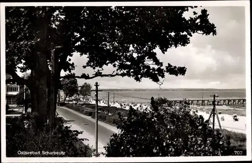 Ak Ostseebad Scharbeutz in Ostholstein, Partie am Strand, Landungsbrücke, Promenade