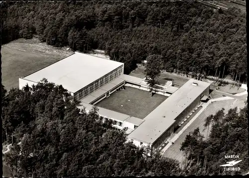 Ak Niederrad Frankfurt am Main, Bundessportschule des Landessportbundes e.V., Fliegeraufnahme